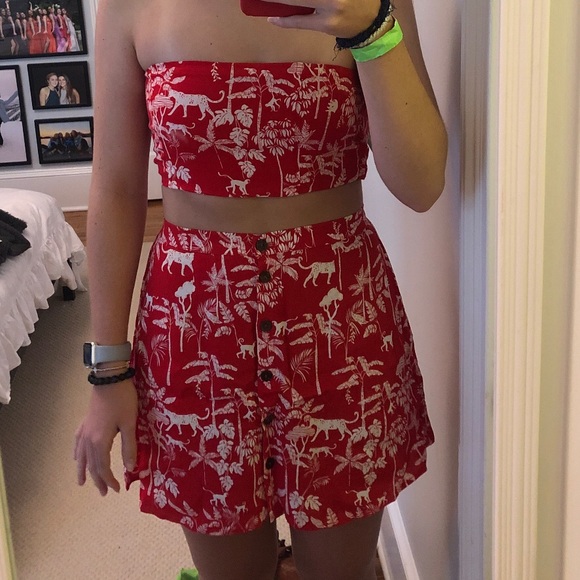 Red animal patterned set - Picture 1 of 4